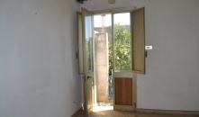 3217-VC Poggiardo - Casa da ristrutturare con cantina e giardino 