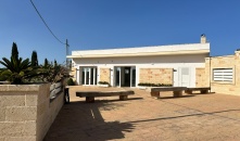 1026-VL - Giuggianello - Locale con abitazione e giardino completamente ristrutturato 1026-VL - Giuggianello - Locale con abitazione e giardino completamente ristrutturato