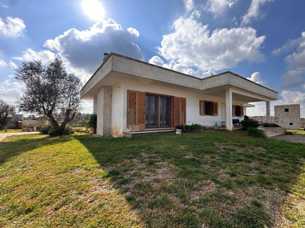 0525-VC - Cursi - Villino immerso nel verde con piscina