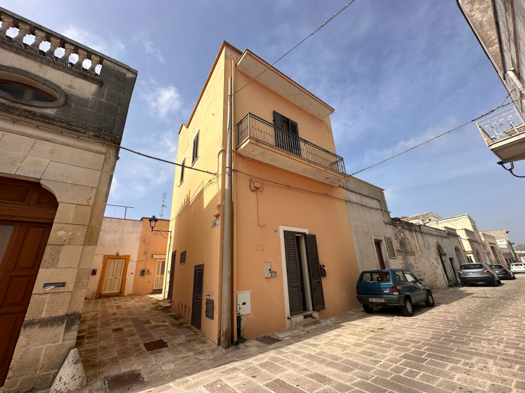 0725-VC - Muro Leccese - Abitazione indipendente con cantina