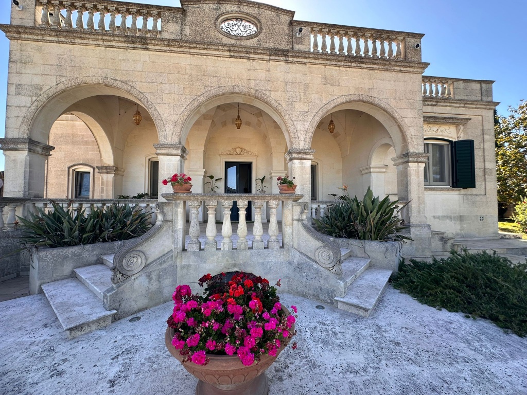 1125-VC - Scorrano - Villino di lusso con piscina